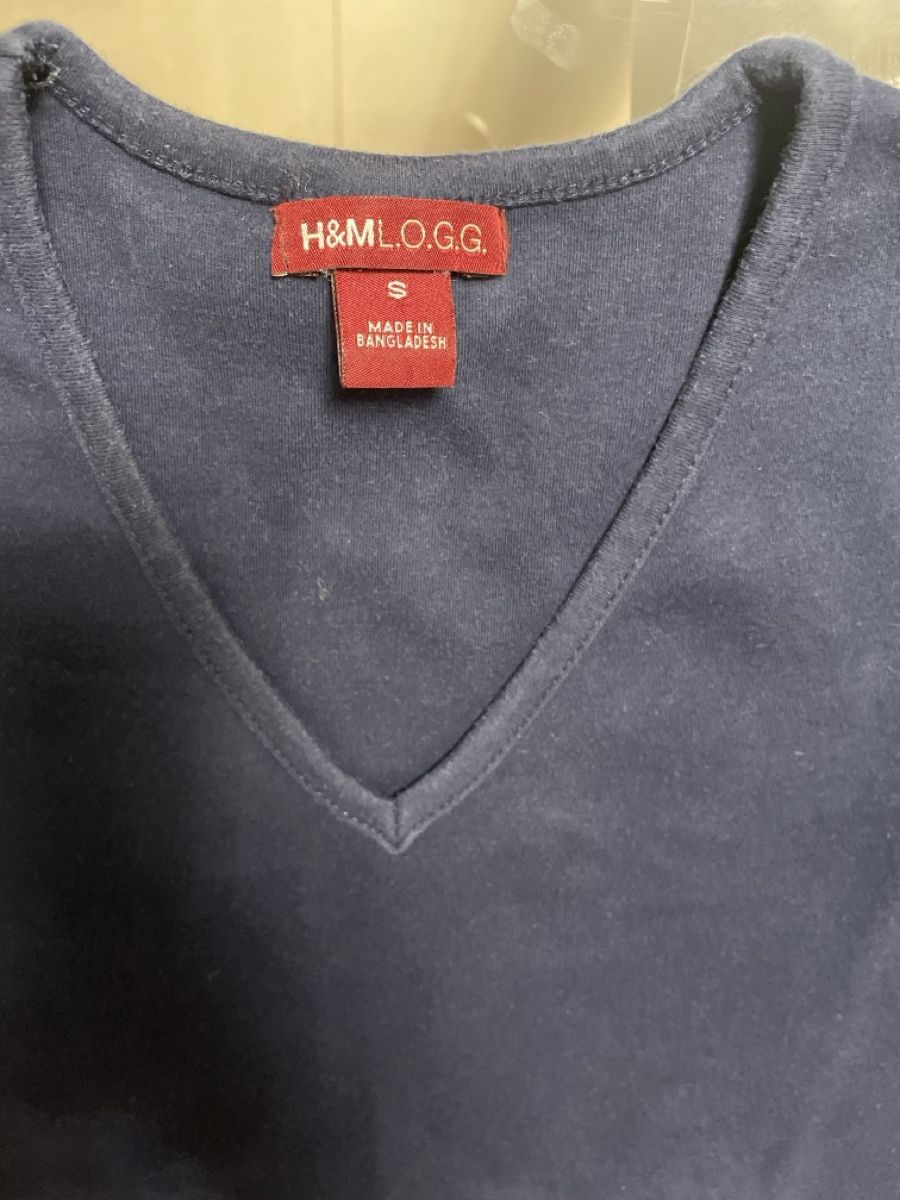 H&M T-shirt: T shirt   – Usato da Plan-les-Ouates venduto da lib_vw7b 1
