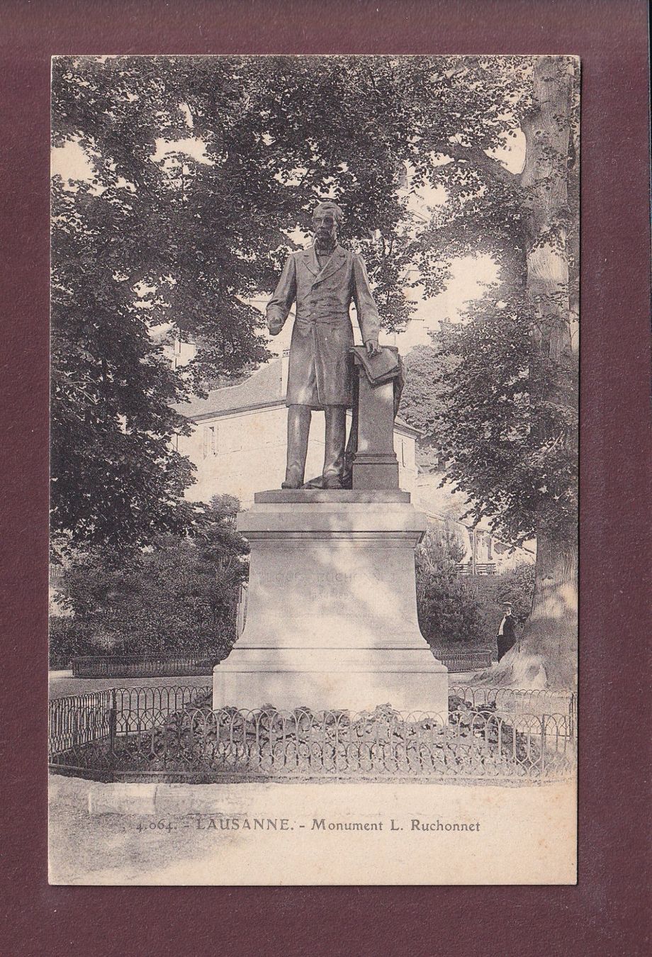 Cartoline postali: LAUSANNE - Monument Ruchonnet – Usato da Pully venduto da nicecards