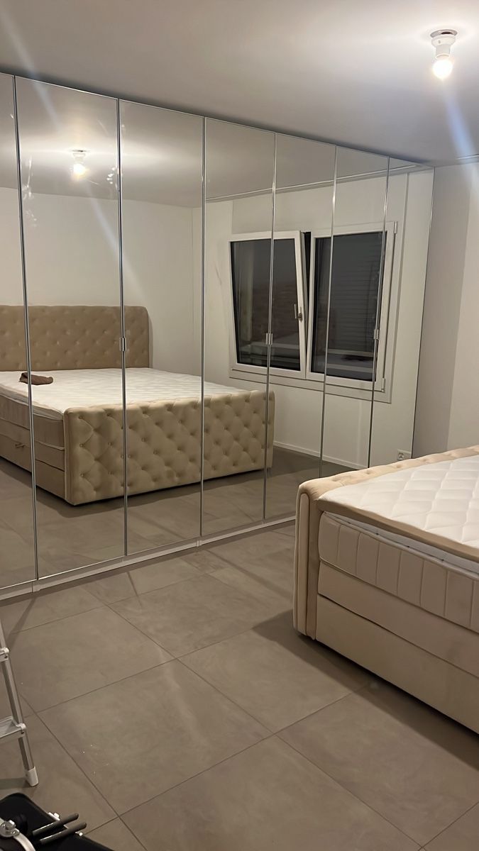 Letti: Boxspringbett 180x200 Beige Samt Chesterfield Stil – Usato da Kaiseraugst venduto da jus_zm8k