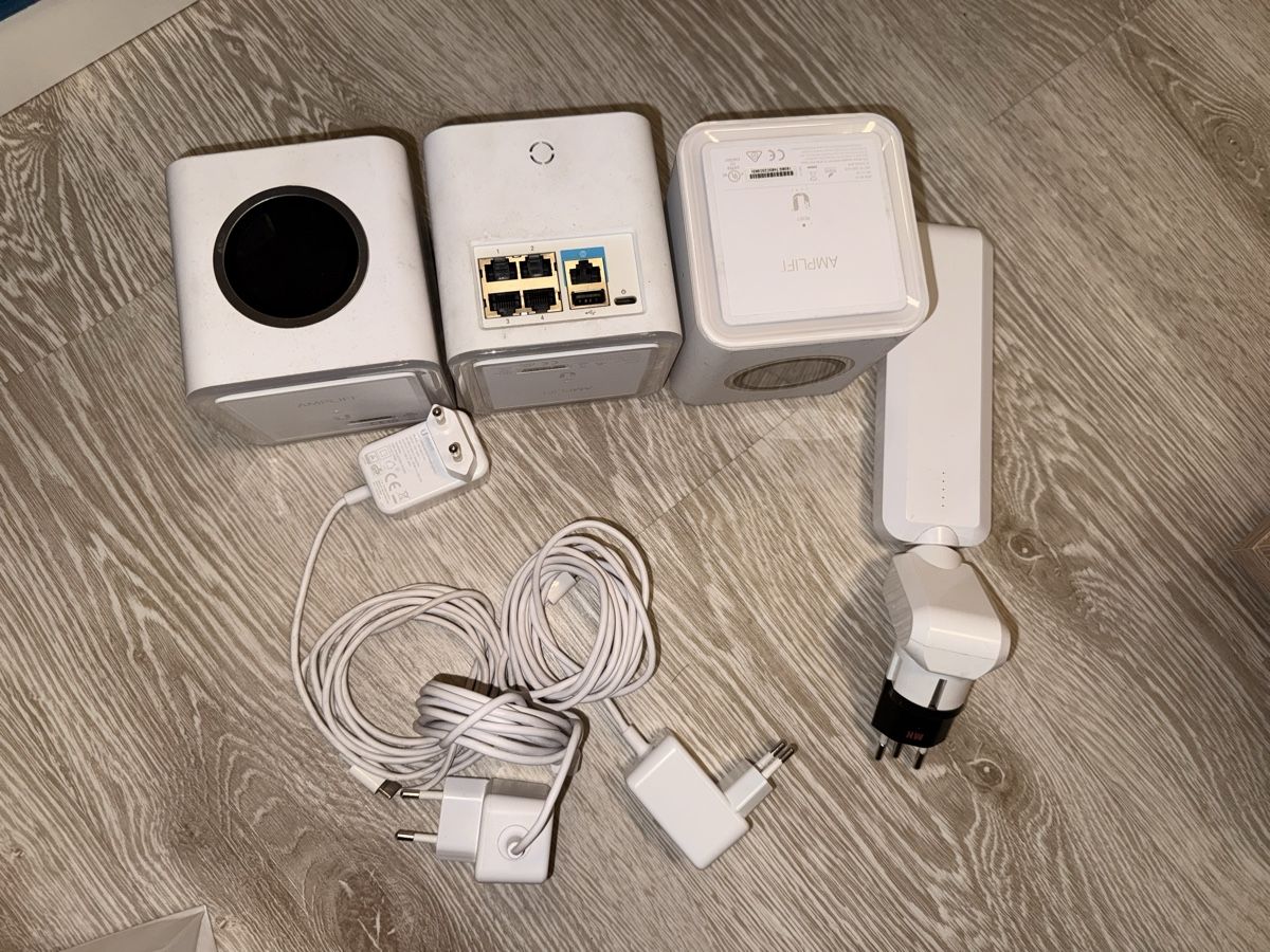 Ubiquiti Modem & Router: Ubiquiti Amplifi Mesh x3 + Access Point x1 – Usato da Mels venduto da ifj_8g8c 1