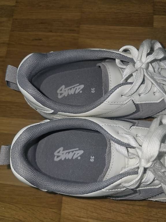 Pull&Bear Damenschuhe: Damen Sneakers PULL&BEAR  Gr.39, – Gebraucht aus St.Gallen von amaka01 3