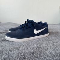 Nike Sneaker