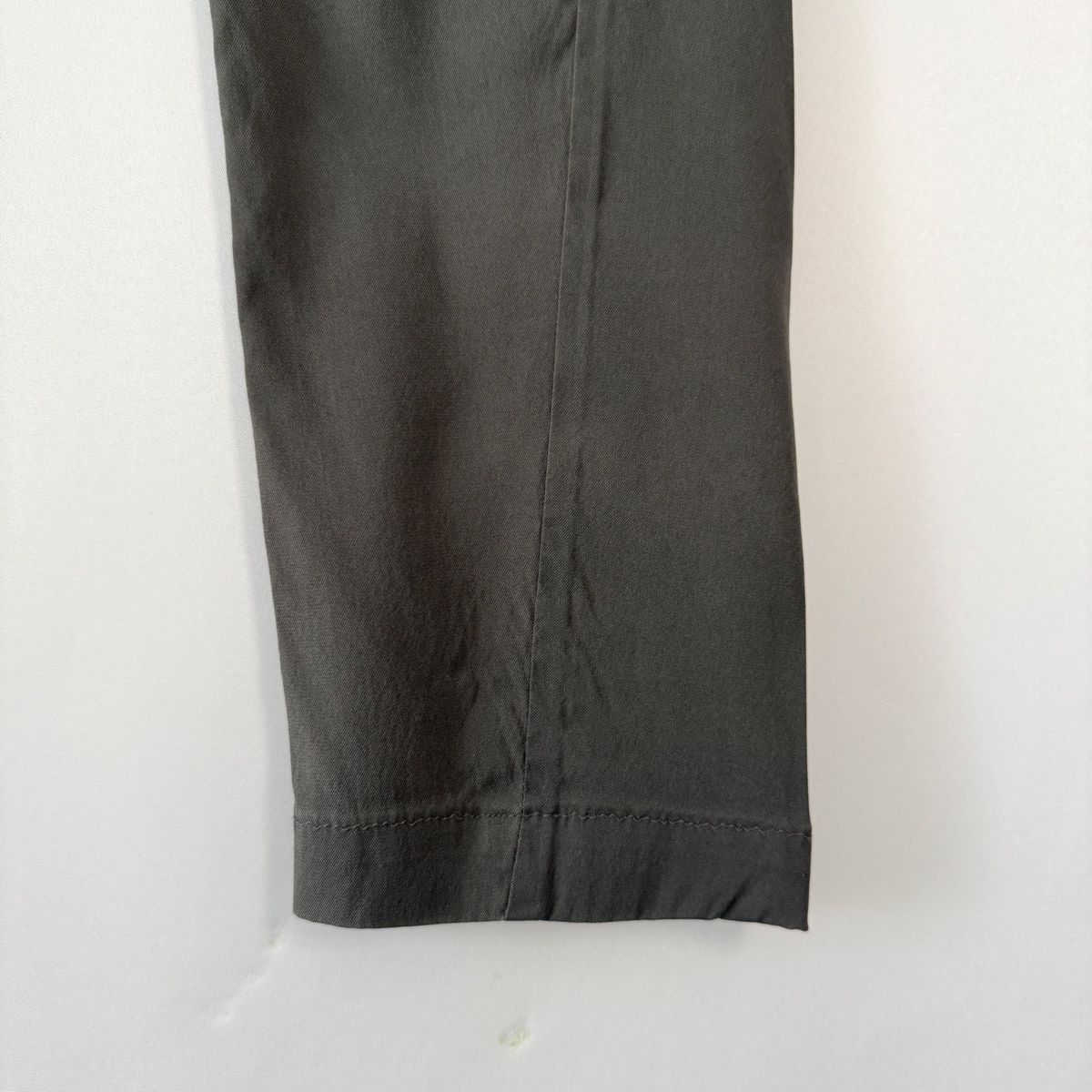 Pantaloni: ILARIA NISTRI Silk Pants – Usato da Emmen venduto da Nightingale_2022 3
