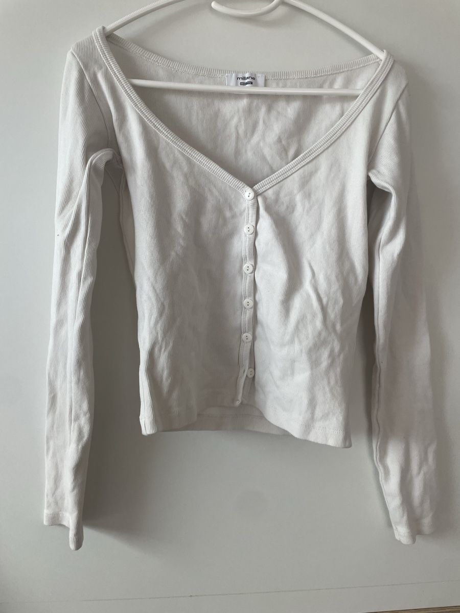 Pullover & Sweatshirts: Langarmshirt – Neu (gemäss Beschreibung) aus Aarau von est_x5vz