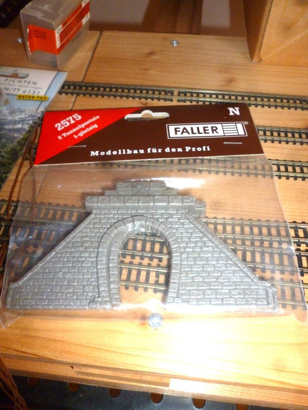 Faller Modellini di ferrovie: Tunnelportale von Faller – Nuovo e nell'imballaggio originale da Langenthal venduto da Tbraunbaer