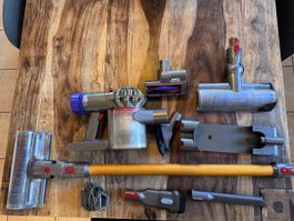 Dyson Staubsauger inkl Zubehör (Defekt)