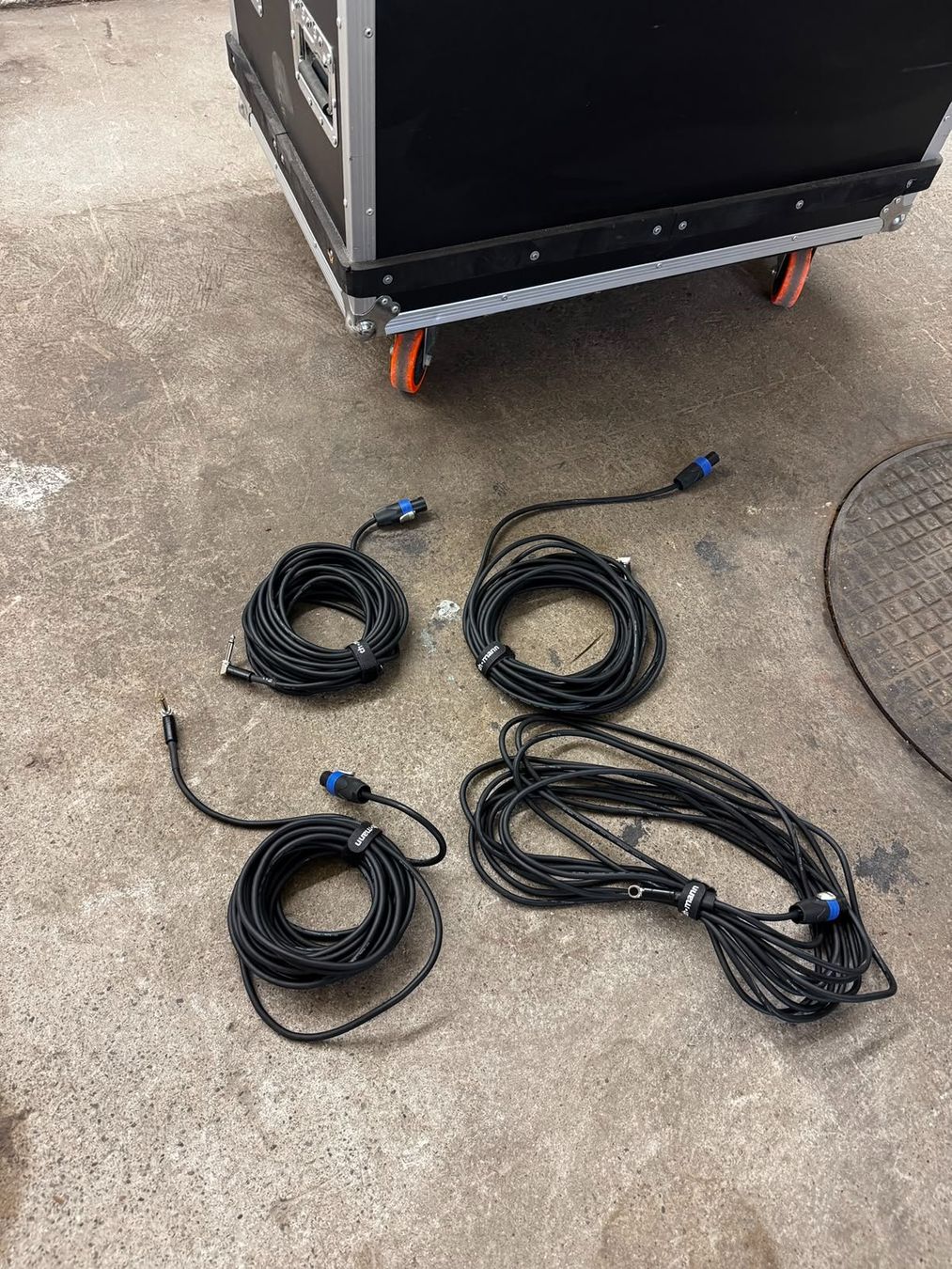 Casse acustiche: Komplettes Pronomic V-Array Line Array – 16 Tops / 2 Subs / – Usato da Wängi venduto da Starlight-Show 3
