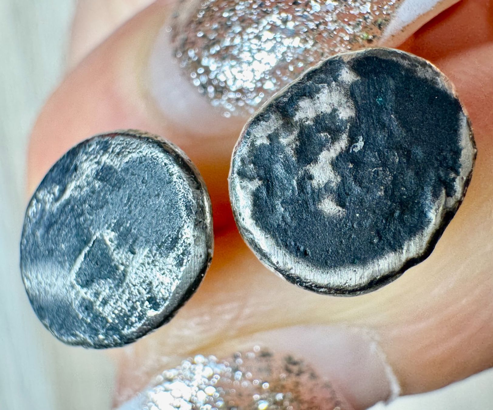 Orecchini pendenti & Orecchini a lobo: 1 Paar handgefertigte Ohrstecker - Silber 925 – Nuovo e nell'imballaggio originale da Jona venduto da Herzschmiede