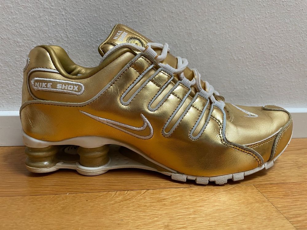 Nike 2025 shox oro