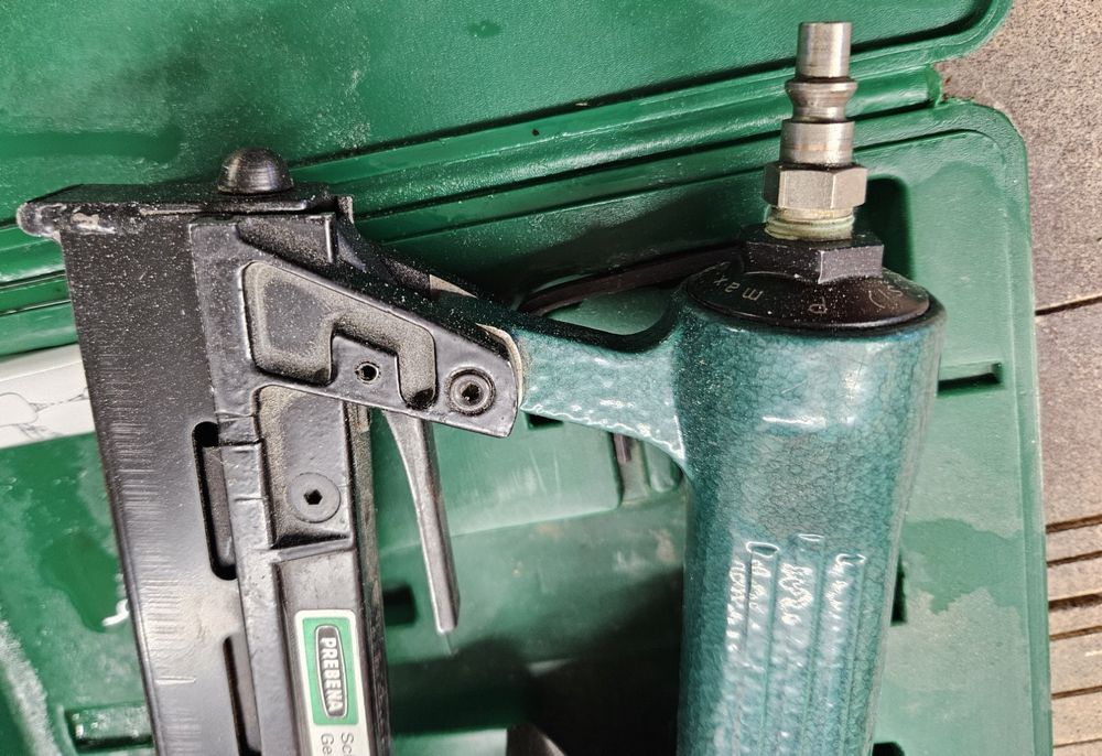 Cloueuse Pneumatique Prebena 2P-J/ES40COMBI | Professionnelle Et Robuste - Pour Projets De Construction