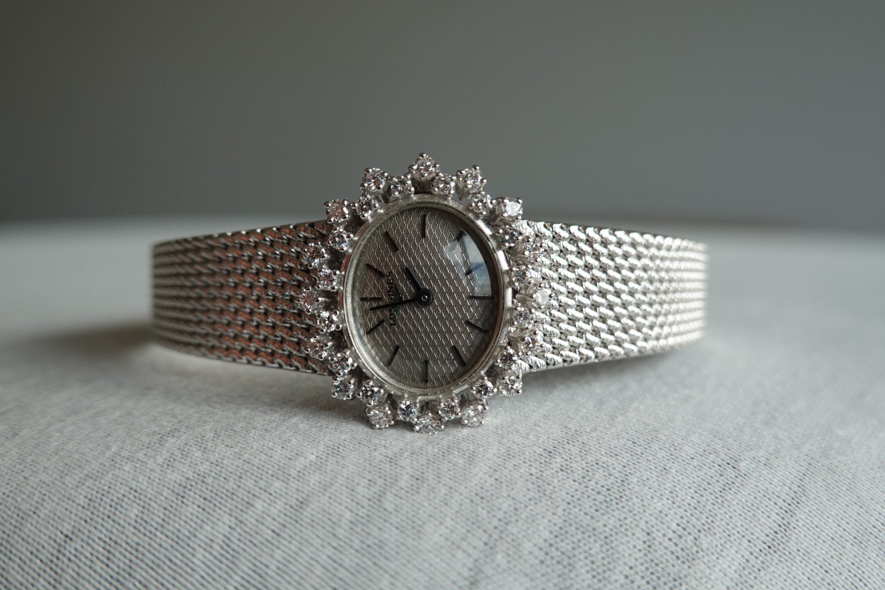 Longines Orologi: Longines Vintage Ladies Diamond Bezel – Usato da Lausanne venduto da EKleber