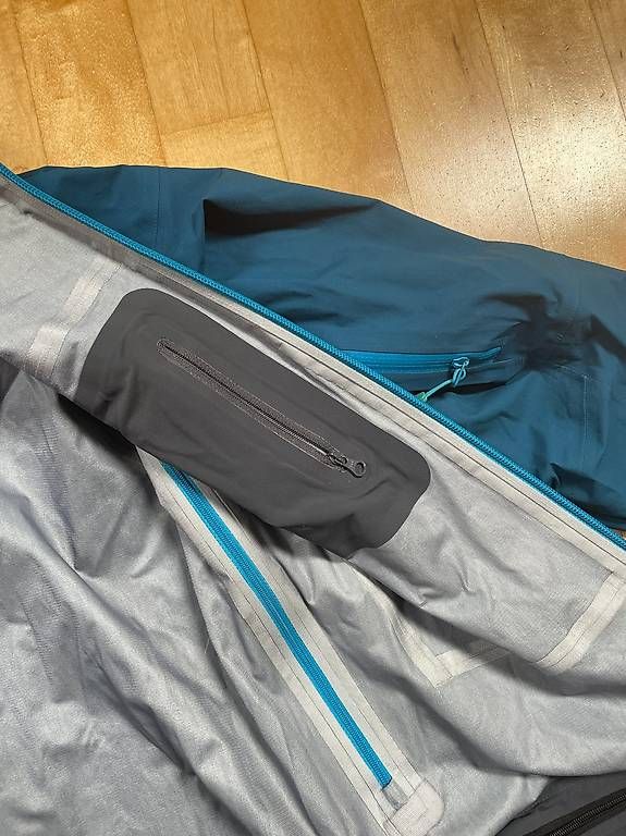 Norrøna Jacken: Norrona Lofoten Gore-Tex Jacke L – Gebraucht aus Dietlikon von jos_2sxc 3