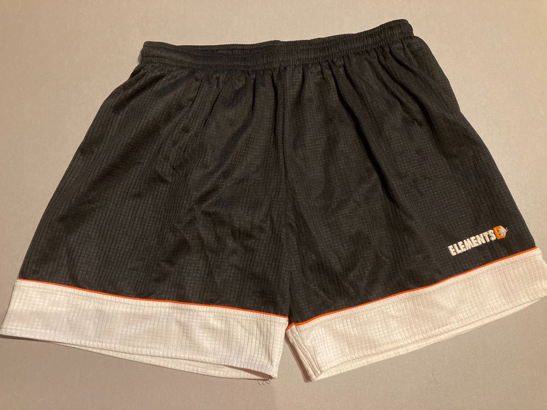 Element Pantaloni: Elements Sport Shorts – Usato da Obfelden venduto da miau68