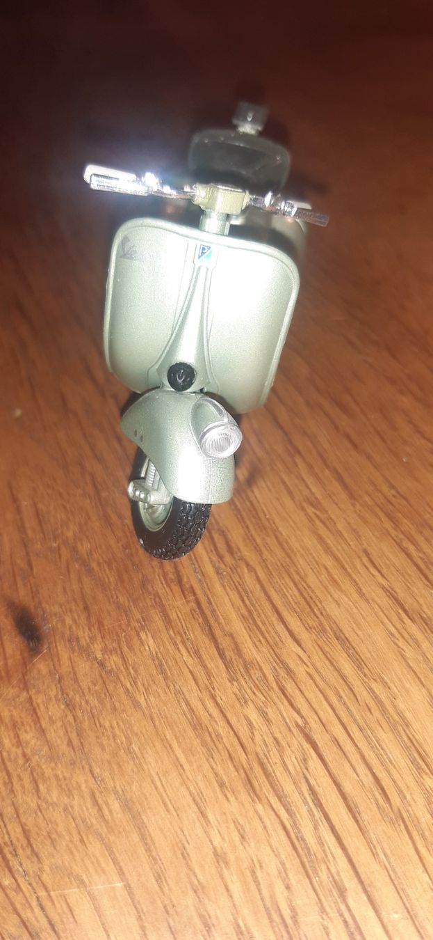 Maisto Kit di modellismo & Modellini statici: Vespa 1:18 – Usato da Fehraltorf venduto da STEMAC01TK 3