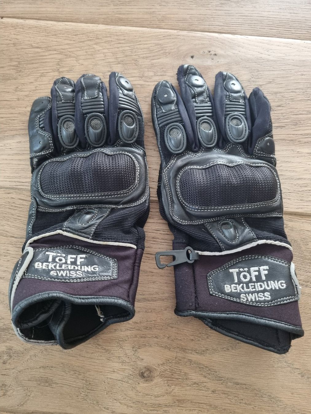 Guanti & manicotti: Gants moto cuir textile taille S – Usato da Lavey-les-Bains venduto da Etre-Ange