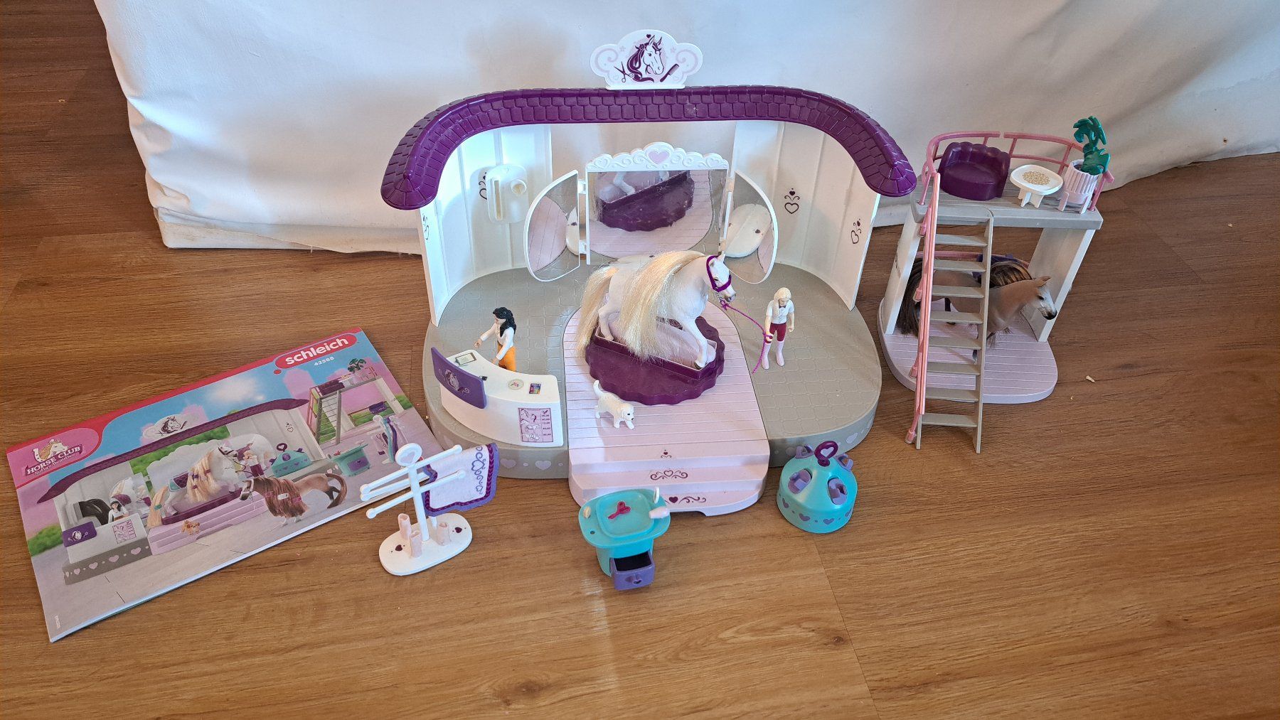 Schleich Giocattoli: SCHLEICH 42588 Beauty Salon – Usato da Romanshorn venduto da H_meyer 1