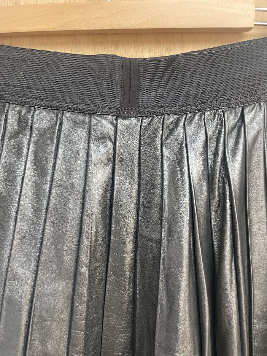 Sandro Gonne: Sandro black leather skirt size 2 or 36/38 – Usato da Yverdon-les-Bains venduto da pen_bbz8 3