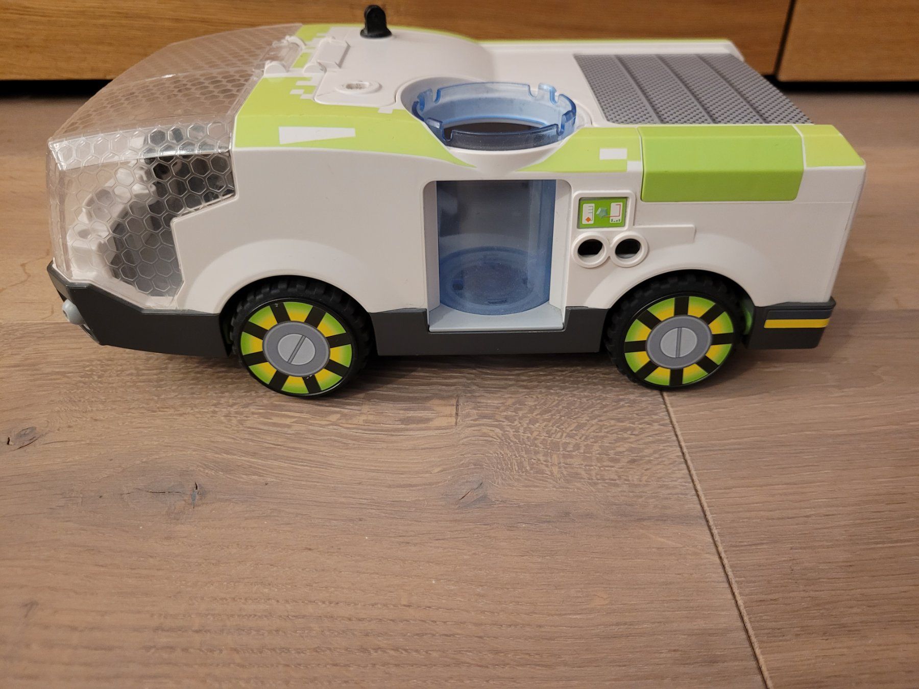 Playmobil Giocattoli: Playmobil Techno Chameleon 6692 – Usato da Bauma venduto da Yotanke 1