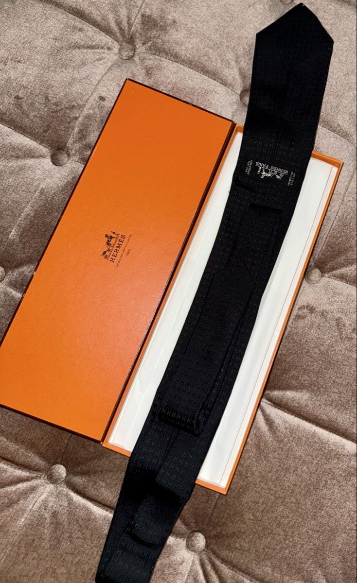 Hermès Cravatte: Hermès - Silk Tie - Monogram – Nuovo (secondo la descrizione) da Collonge-Bellerive venduto da alejan_0984 3