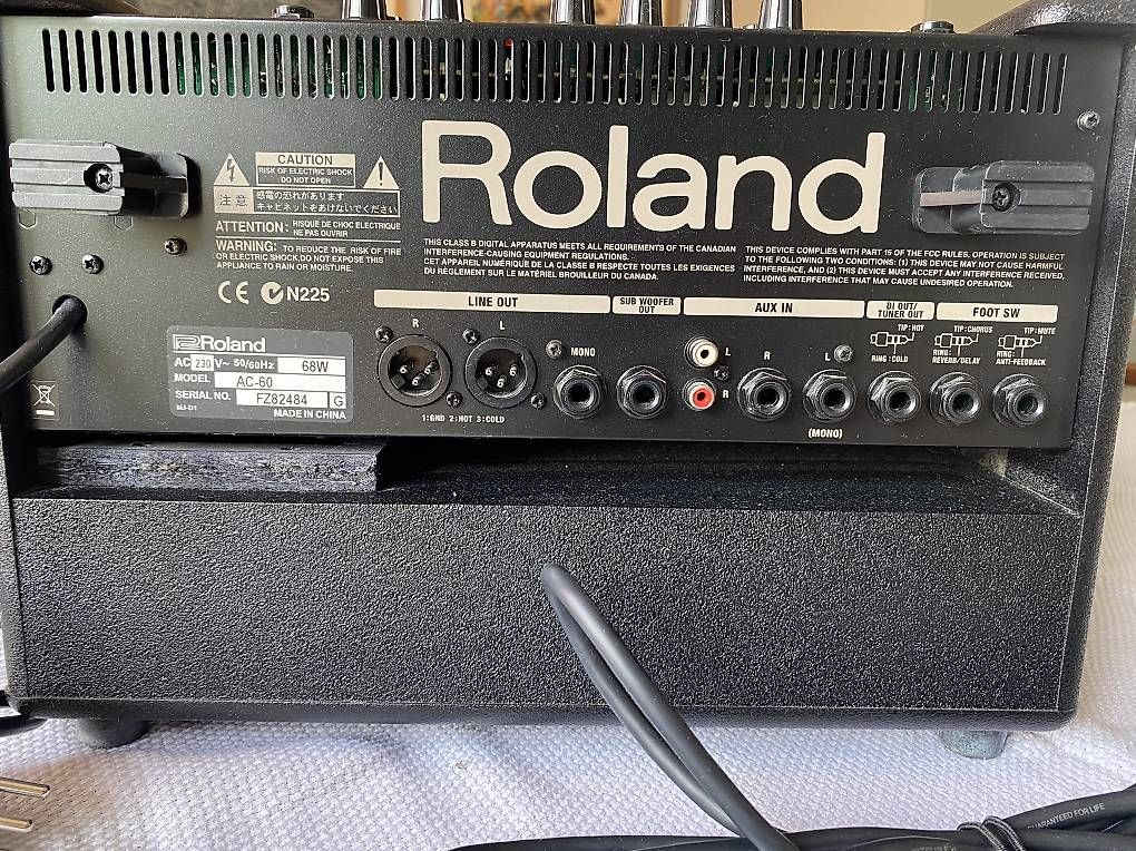 Amplificatori: Ampli Roland AC 60 – Usato da La Chaux-de-Fonds venduto da analucie 2