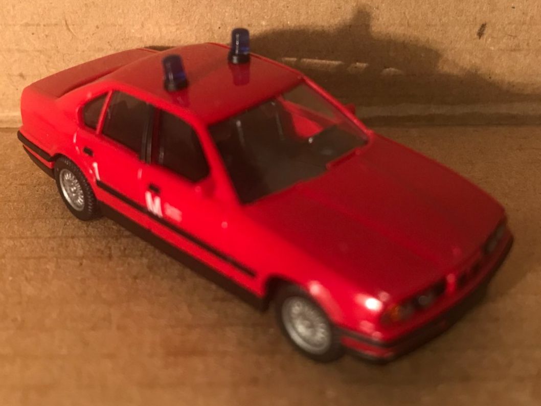 Wiking Modellini d'auto: Wiking BMW 520i Feuerwehr – Usato da Luzern venduto da mey_s13