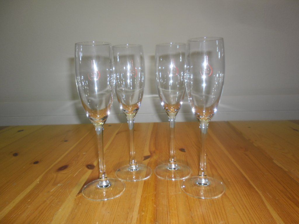 Bicchieri: 4 Champagner - Gläser , Mateus – Usato da Büren SO venduto da omsa 1