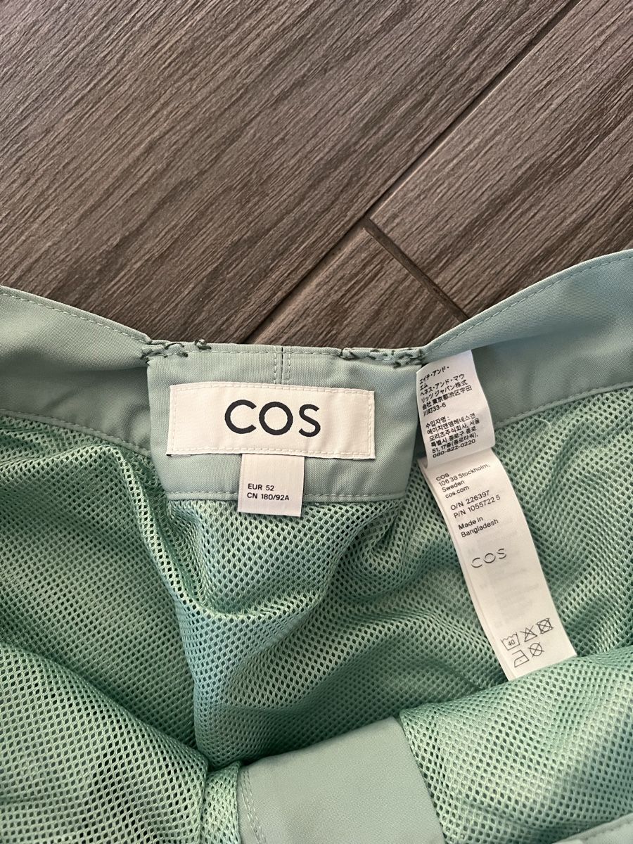 Cos Pantaloni: COS mint short – Nuovo (secondo la descrizione) da Villars-Ste-Croix venduto da Maaaat 2