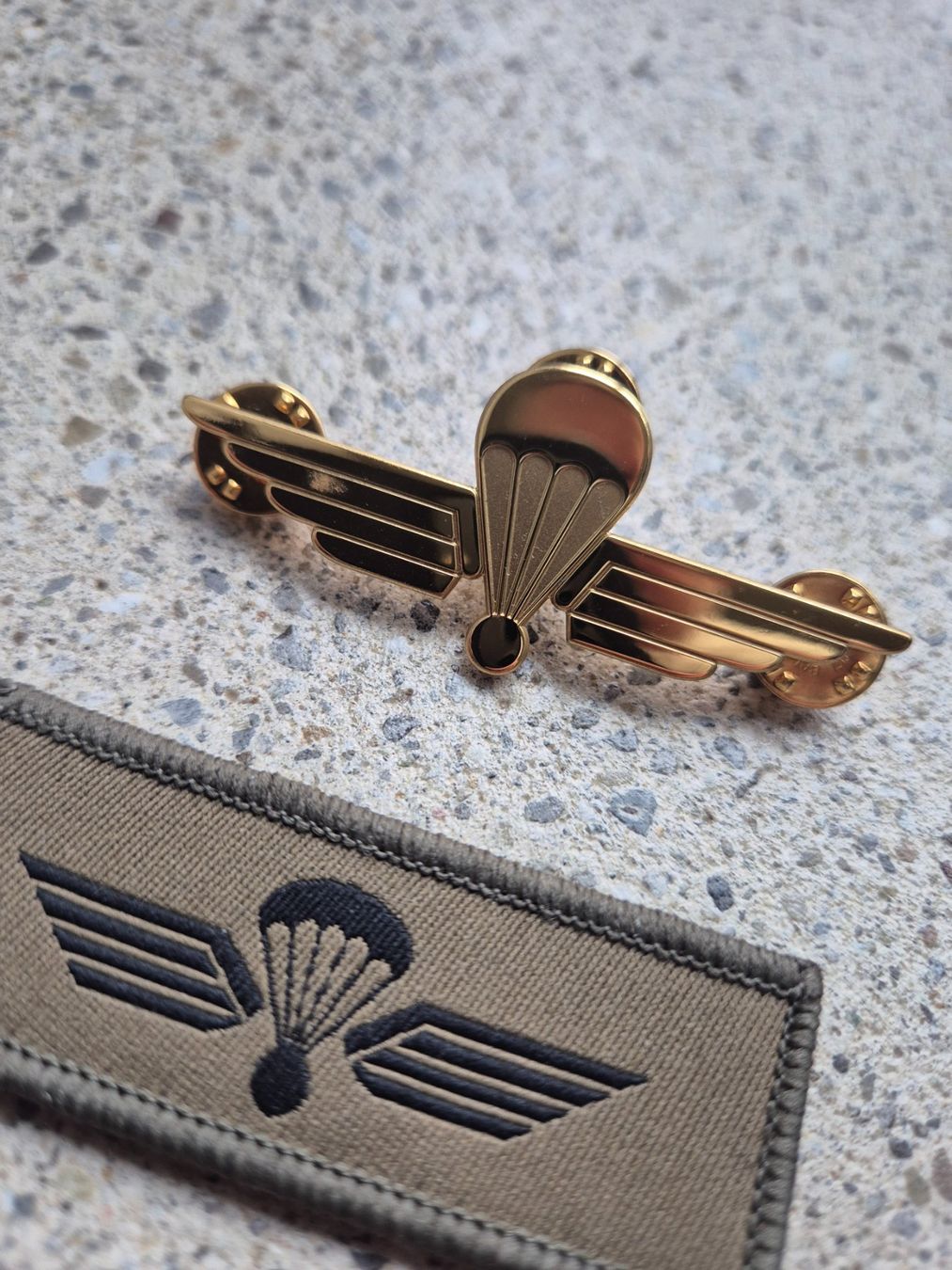 Schweizer Armee Placchette & Badge: Original Fallschirmaufklärer Set A&B Schweizer Luftwaffe*** – Nuovo (secondo la descrizione) da Riedholz venduto da fr_sIruP 1