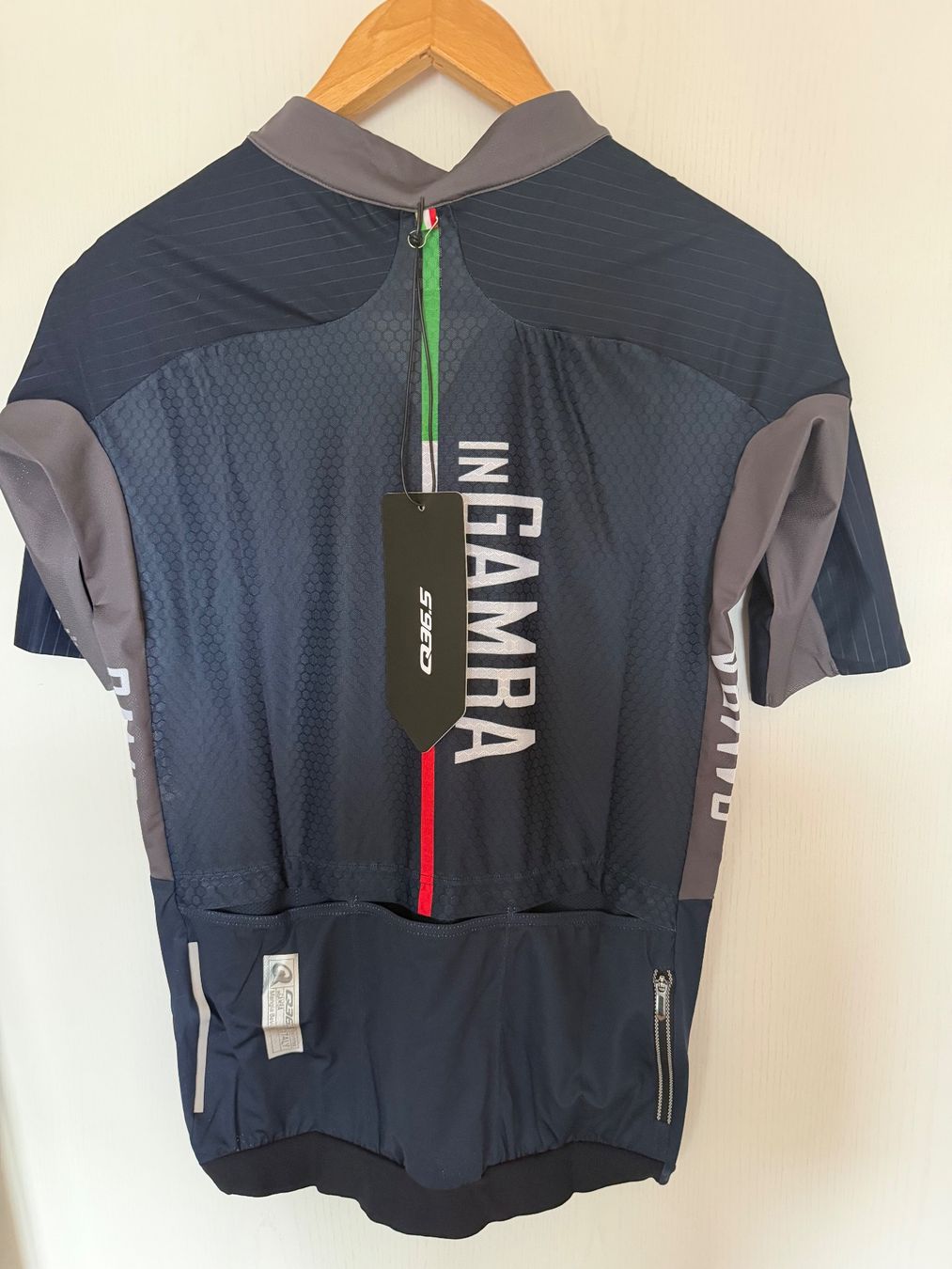 Leibchen & Hosen: Q36.5 Gregarius Jersey InGamba NEU Size L – Neu und originalverpackt aus Küsnacht ZH von gma_67jc 2