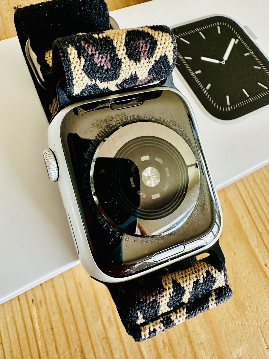 Apple Smartwatch: Apple Watch Series 5 - 44mm Silver Aluminium – Usato da Eschenbach LU venduto da Mauz77 3