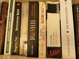 Grosse Auswahl an Krimis/Thriller/Psychothriller