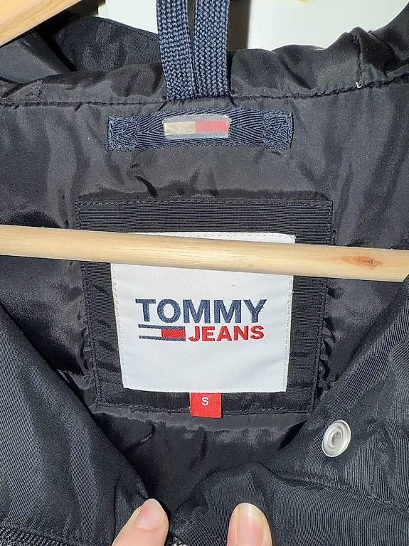 Tommy Hilfiger Cappotti: Tommy Jeans Daunenmantel - Grösse S – Usato da Basel venduto da flu_225l 2