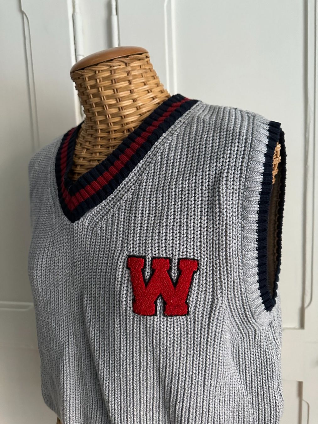 Gilets & Westen: STR - Strickgilet hellgrau oversized S – Gebraucht aus Zürich von Diazaio 1