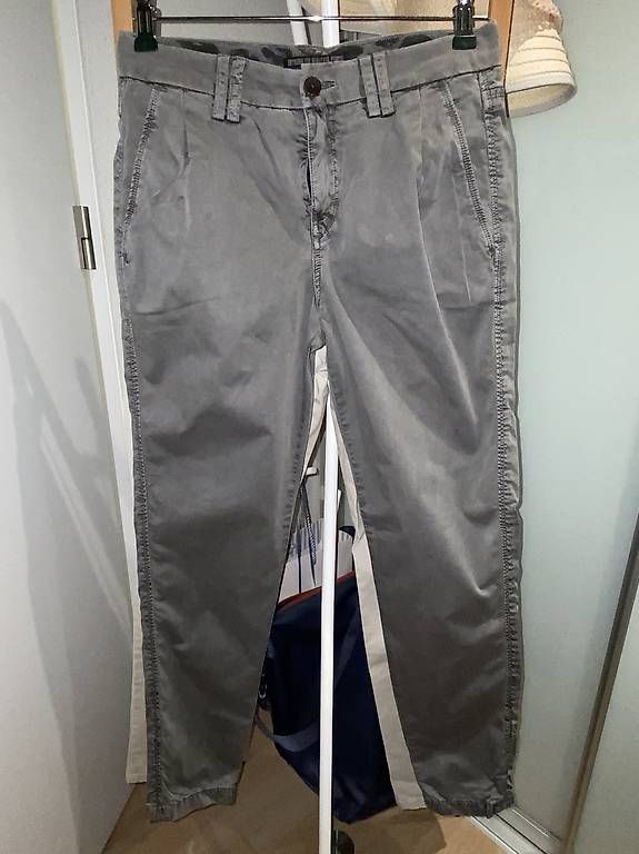 Drykorn Hosen: Drykorn Chino Hose Kaki – Gebraucht aus Oberrohrdorf von Desteny1