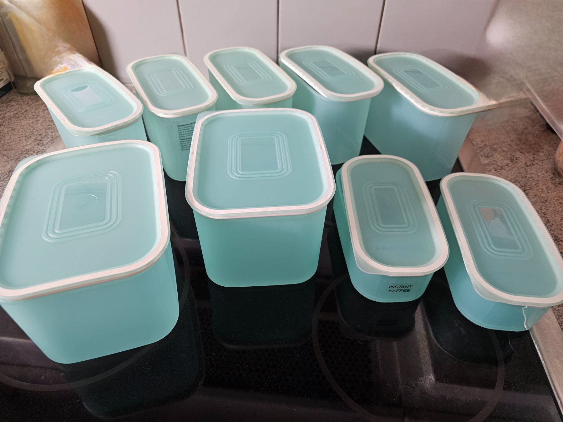 Tupperware Contenitori & Simili: Tupperware Aufbewahruns Behälter – Usato da Aarberg venduto da Totemegerli