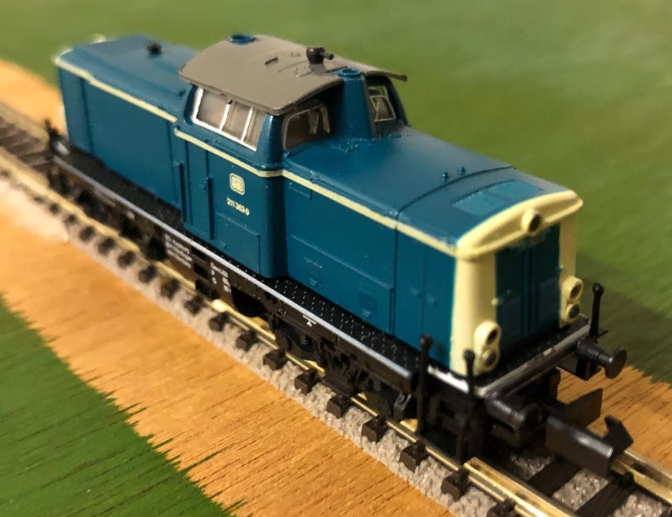 Diesel-Lok V211 Spur N von Arnold mit Simplex Kupplung (Gebraucht) in ...