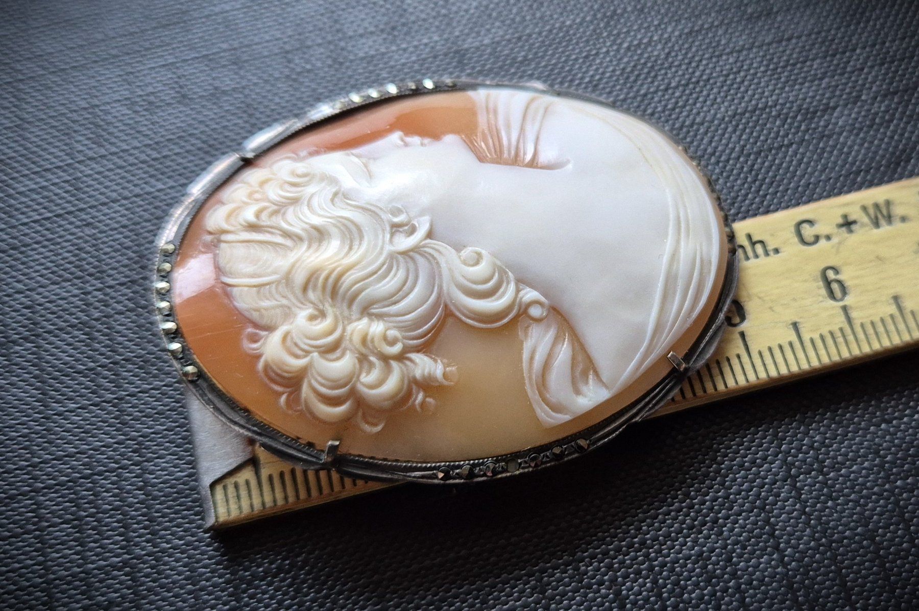 Broches & Aiguilles: Muschelkamee-Brosche Silber – D'occasion à Zürich par brinkosos 2