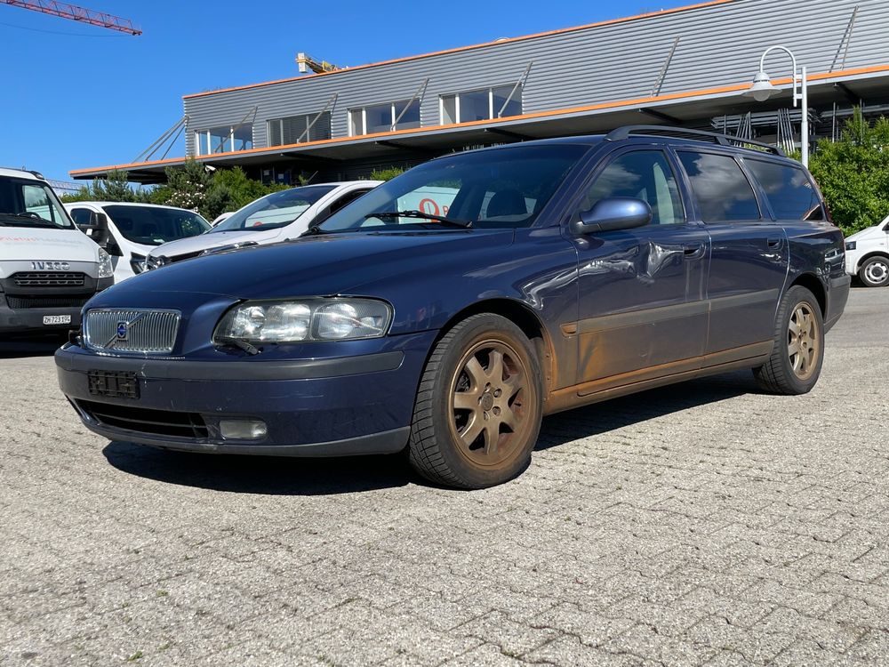 Volvo V70 D5 KM 505 941 JG 2001 DEFEKT