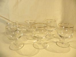 6 alte Schnaps- oder Likörgläser