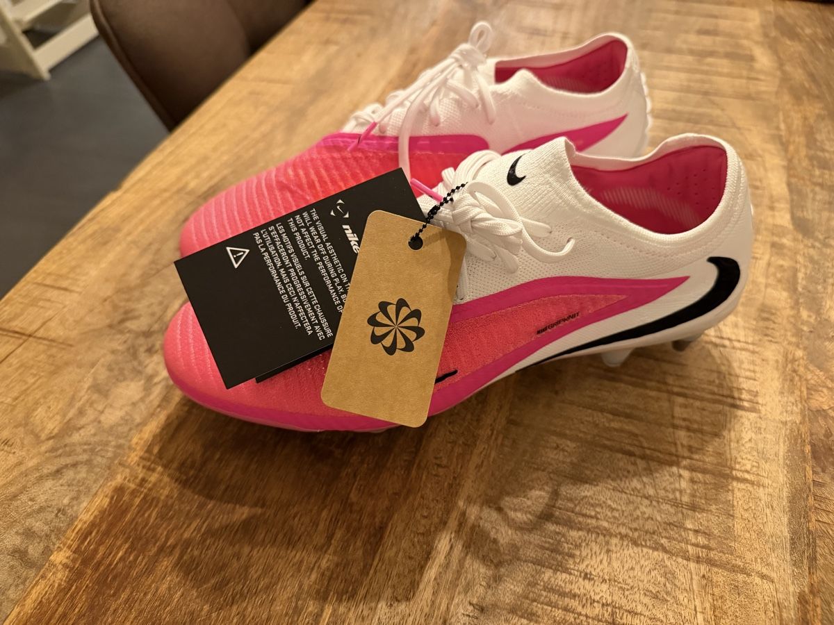 Nike Chaussures hommes: Nike Phantom low – Neuf avec emballage d'origine à Holderbank AG par dar_kx2h 1