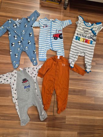 Baby-Schlafanzug-Set, Grösse 68  5 Stk B13.