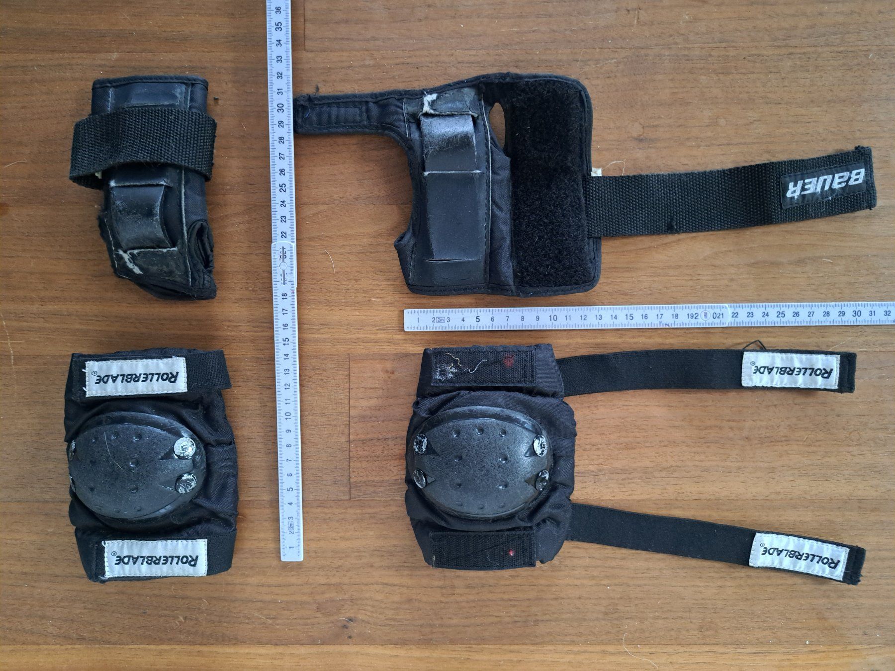 Protezioni & Imbottiture: Knie und Handschutz/Protection mains et genoux Inline – Usato da Dachsen venduto da nomis68 1