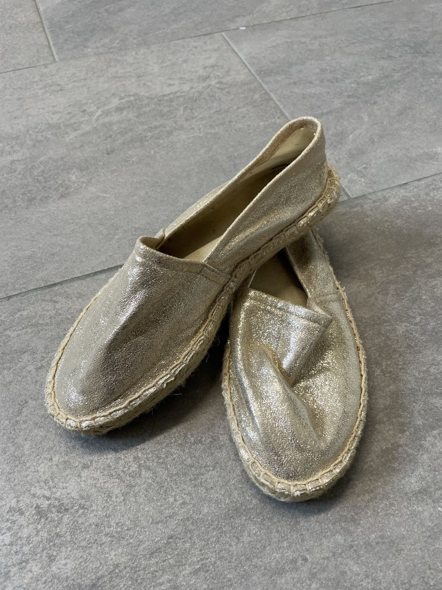 Scarpe da donna: 2 Paar Espadrilles – Usato da Kilchberg BL venduto da ann_kwk5 1