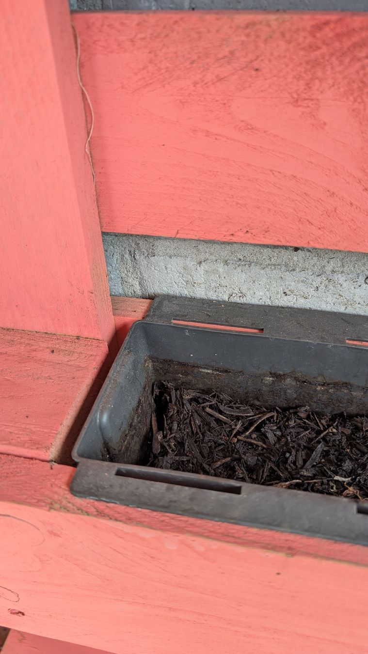 Paletten: Paletten-Blumenregal, angesprüht – Gebraucht aus Kloten von Carina_x9 2