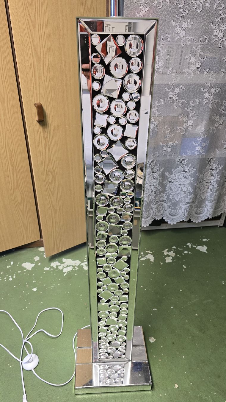 Lampade: Stehlampe  – Usato da Hägendorf venduto da Kailash6714m 1