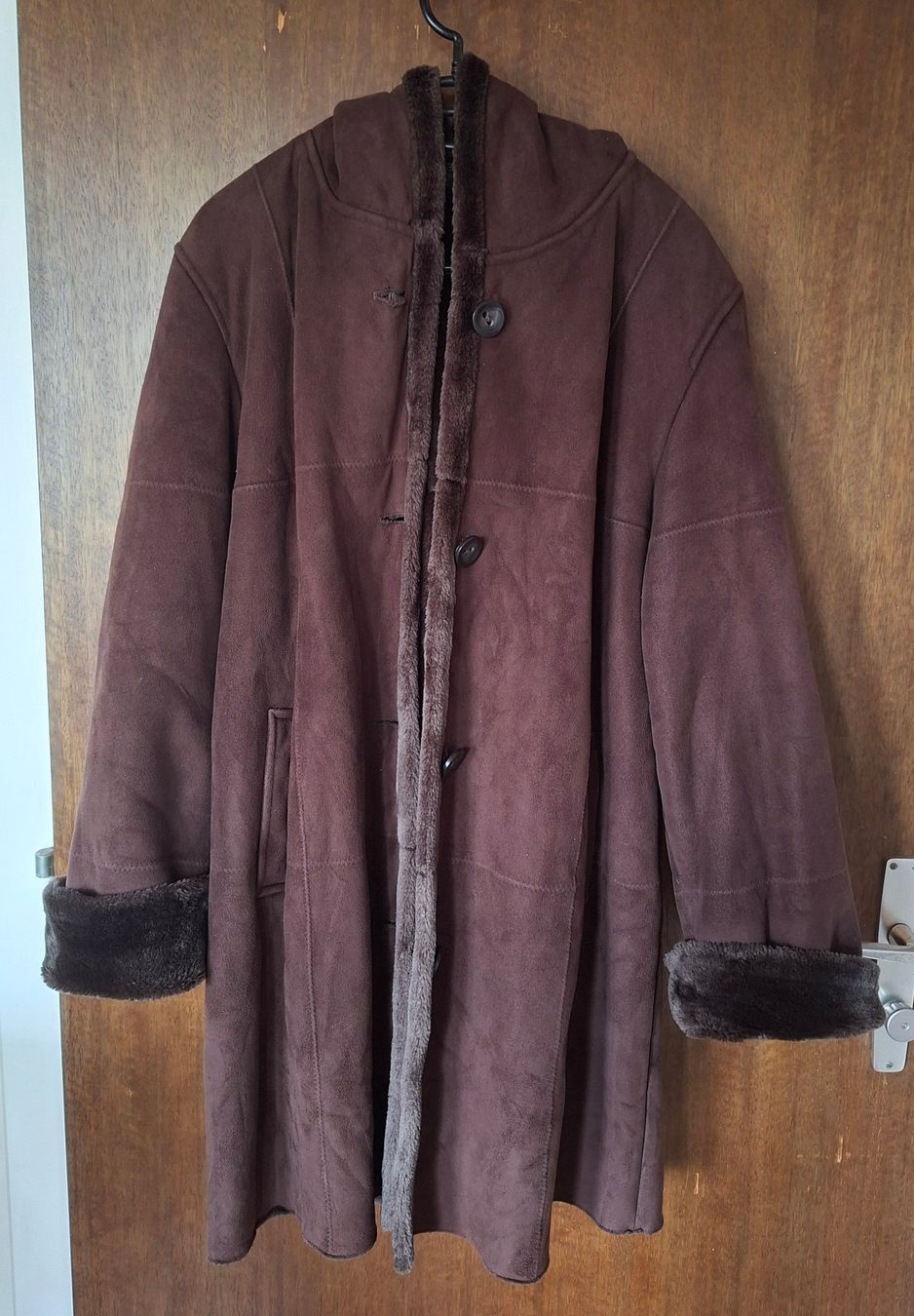 Cappotti: Wintermantel mit Kapuze – Usato da Tann venduto da iri_8pgb