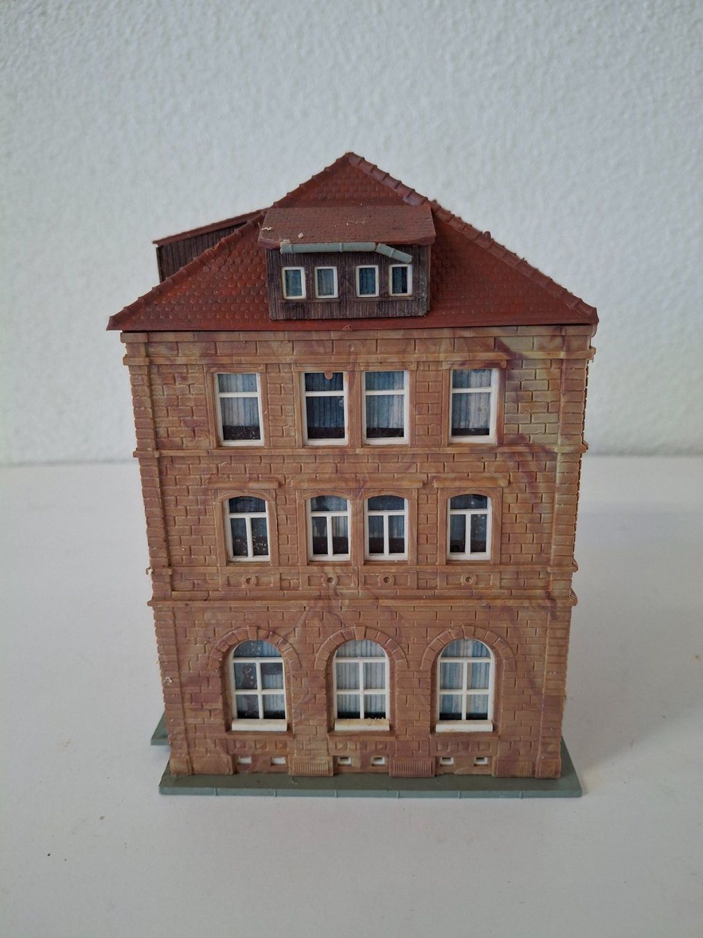 Kit di modellismo & Modellini statici: Modellhaus Realschule – Usato da Reichenburg venduto da AK307 1
