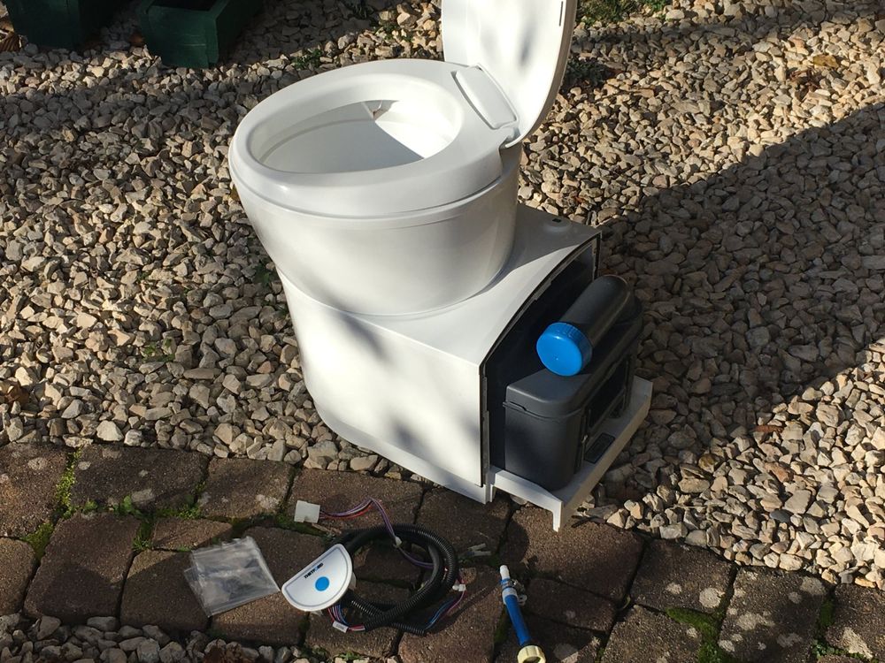 THETFORD C223S Wohnmobil Toilette, drehbar, elektr. Spülung Kaufen auf Ricardo