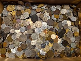 Grosse Sammlung mit 4.4 Kg. Münzen aus aller Welt