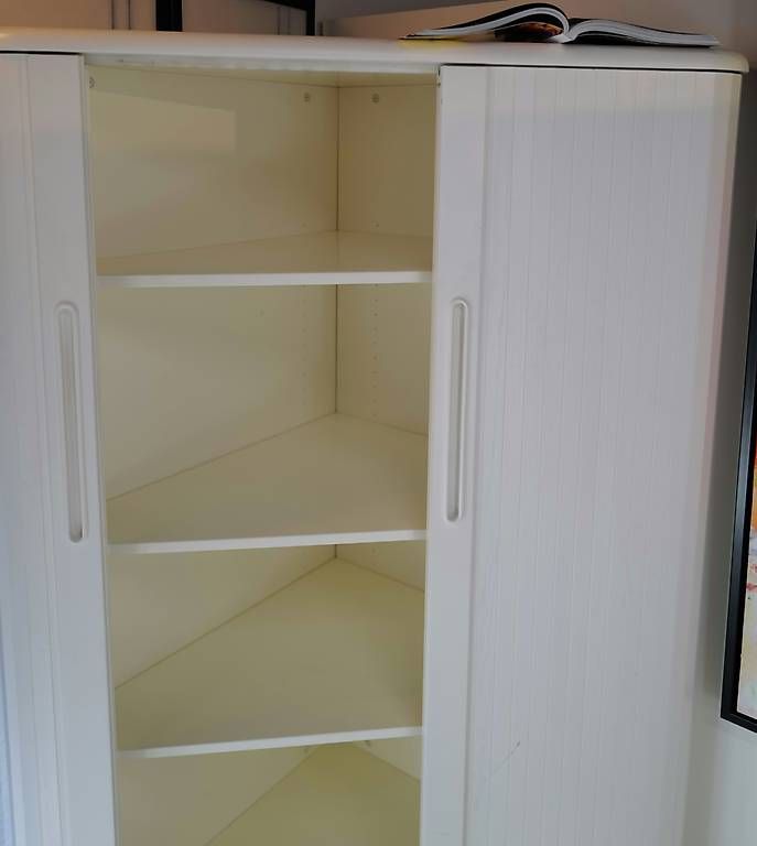 Armadi: Mid-Century Modern Signed Arredamenti Pillinini Eckerschrank – Usato da Beromünster venduto da VSNC 5